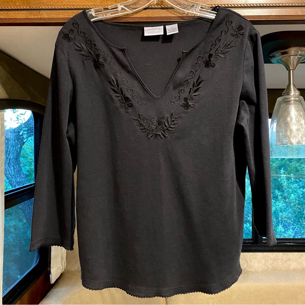 Floral Embroidered Black V-Neck Top: Sz. XL